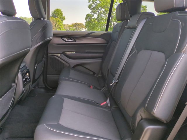 New 2025 Jeep Grand Cherokee L Laredo w/ Luxury Tech Group I image 14