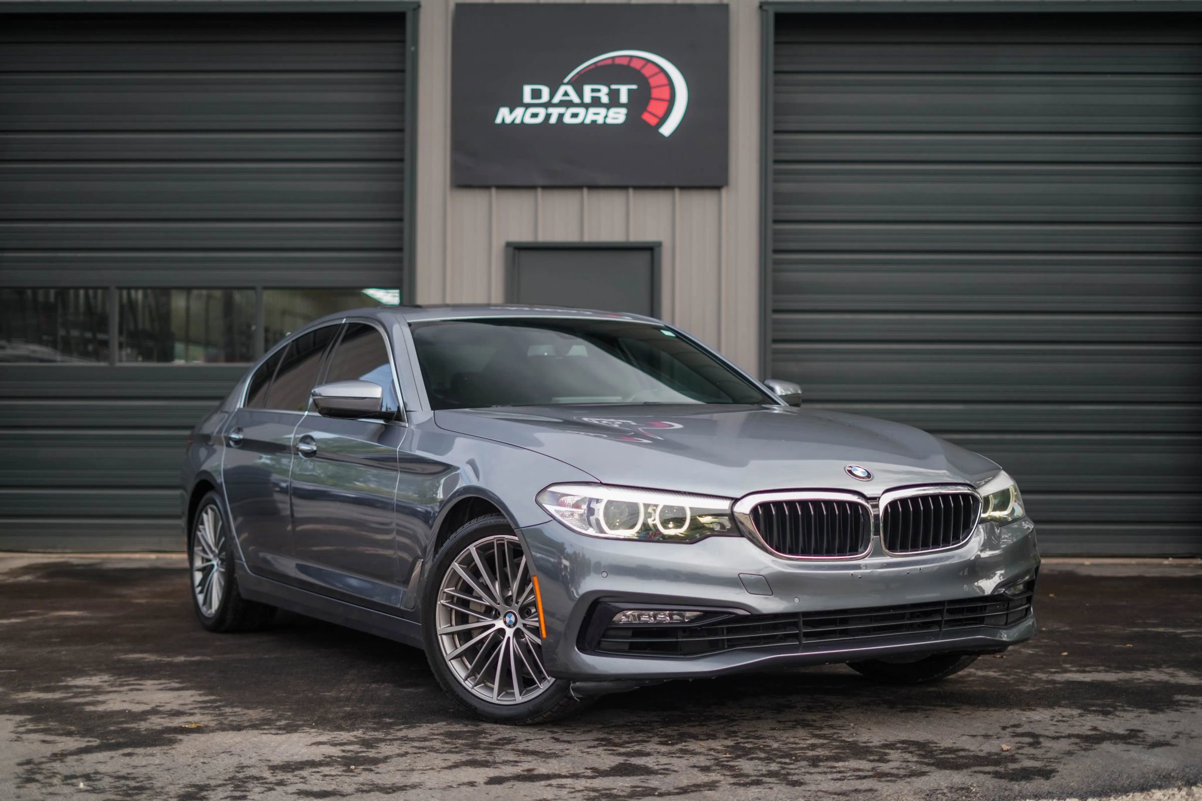 Used 2018 BMW 540i image 1