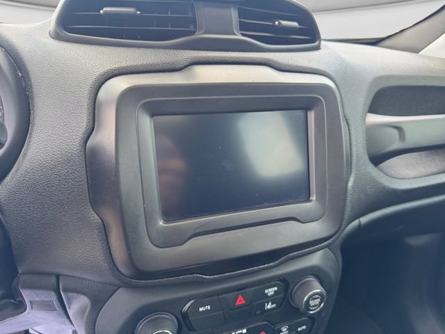 Used 2021 Jeep Renegade Latitude w/ Sun & Sound Group FWD image 15