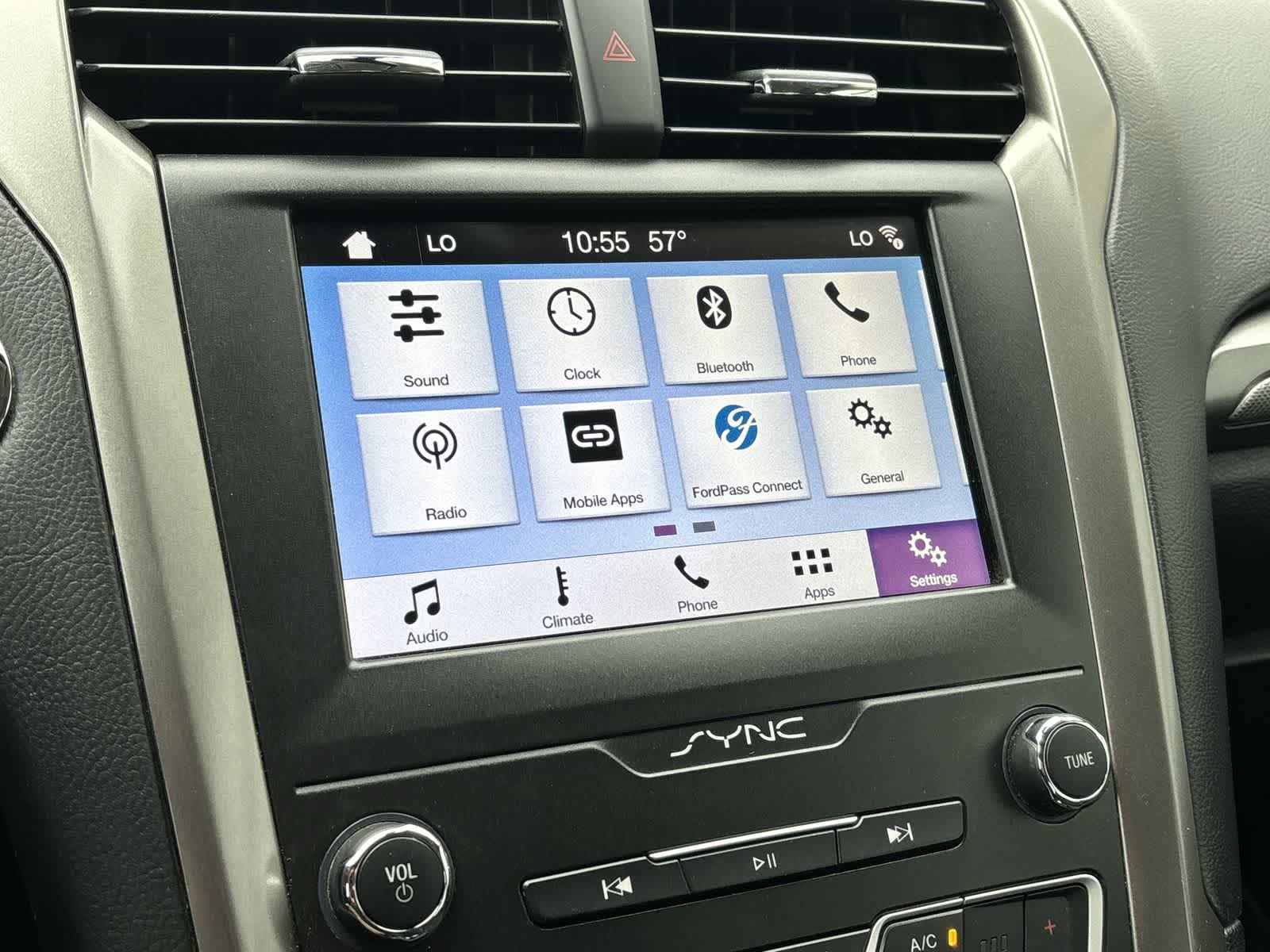 Used 2019 Ford Fusion SE AWD/4WD image 15