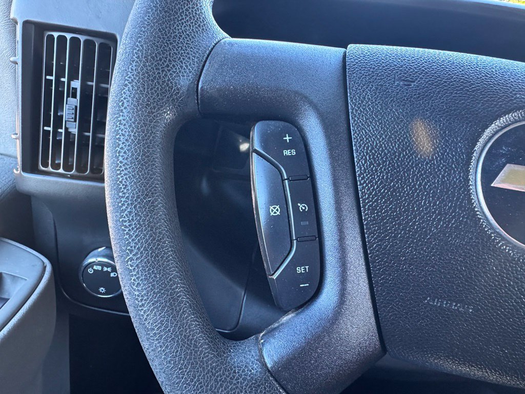 Used 2017 Chevrolet Express 2500 RWD image 7