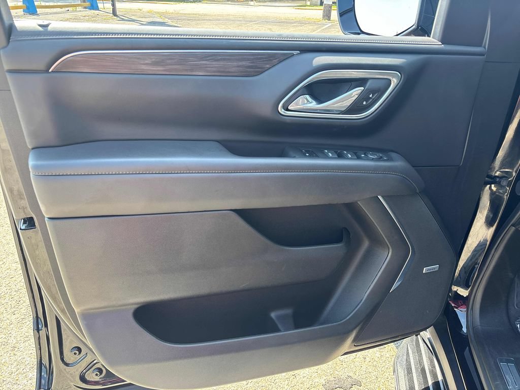 Used 2024 Chevrolet Tahoe LT AWD/4WD image 9