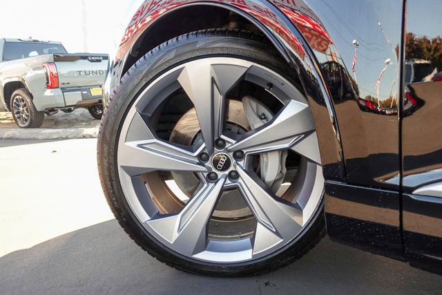 Used 2021 Audi Q7 3.0T Prestige w/ Prestige Package image 11