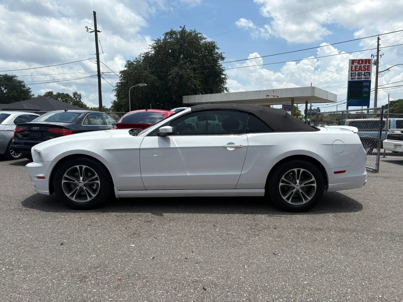 Used 2014 Ford Mustang Premium RWD image 11