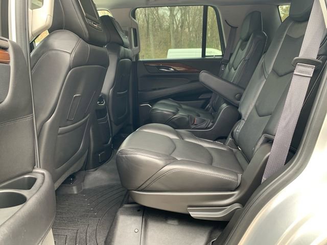 Used 2017 Cadillac Escalade Luxury AWD/4WD image 19