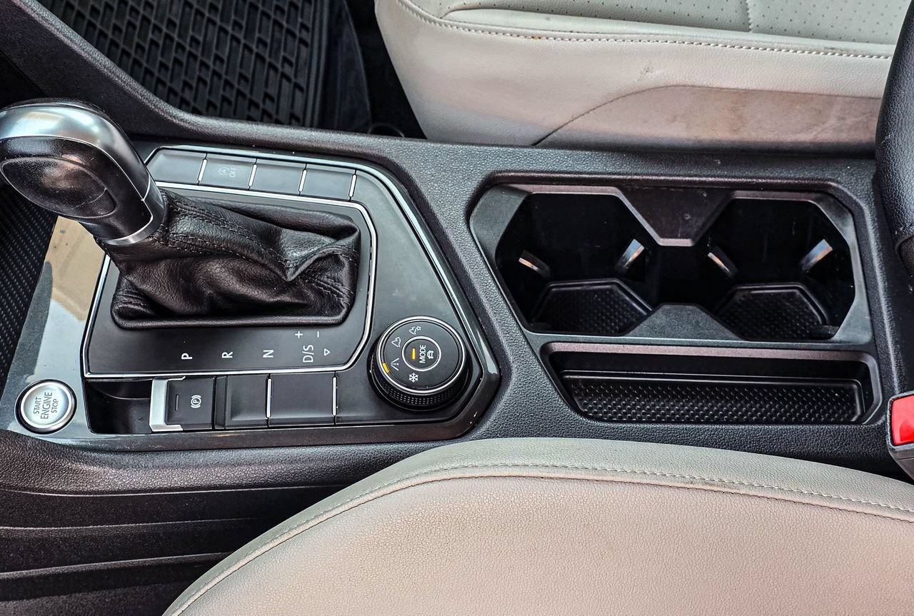 Used 2019 Volkswagen Tiguan SE AWD/4WD image 17