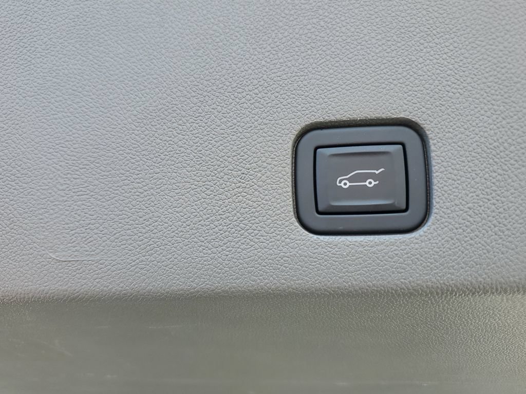 Certified 2024 Cadillac XT6 Premium Luxury w/ Technology Package FWD image 28
