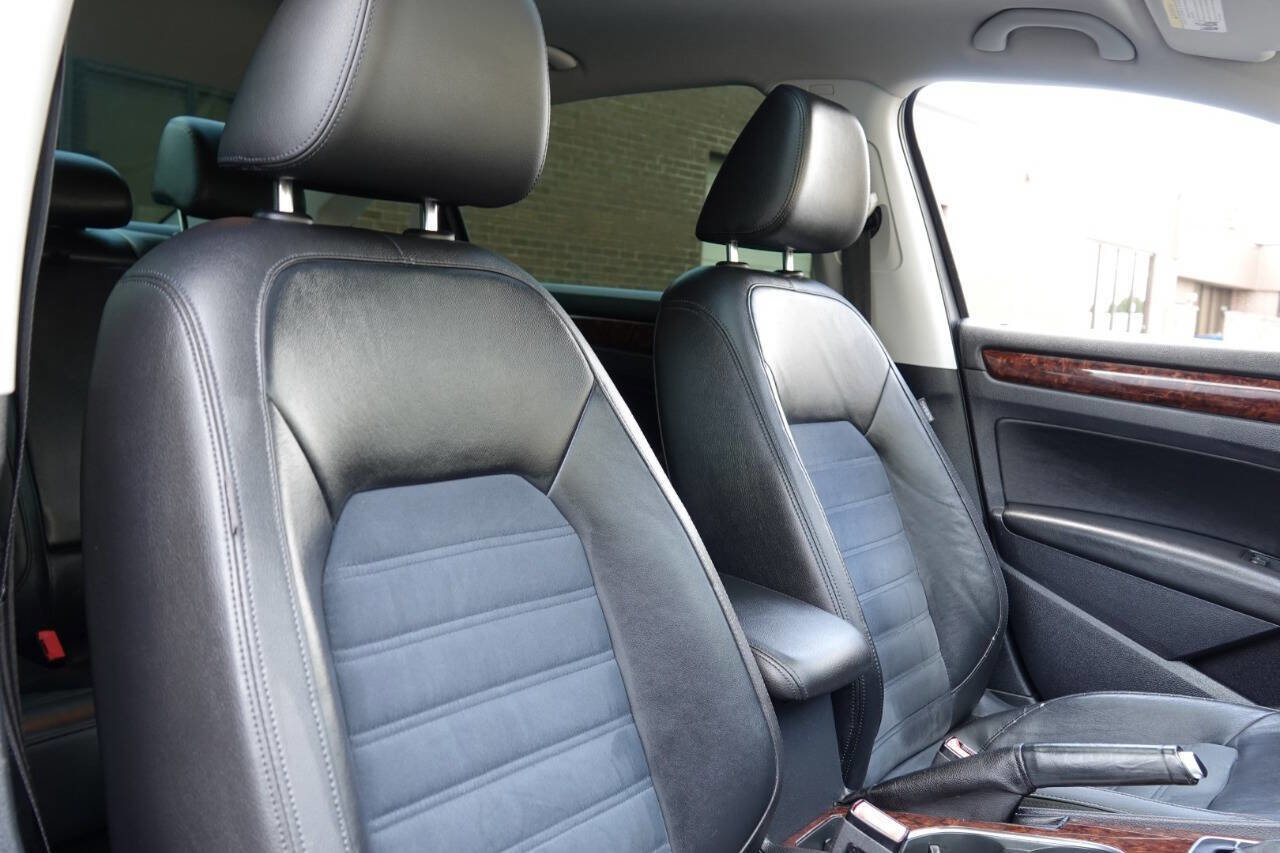 Used 2013 Volkswagen Passat TDI SEL Premium image 63
