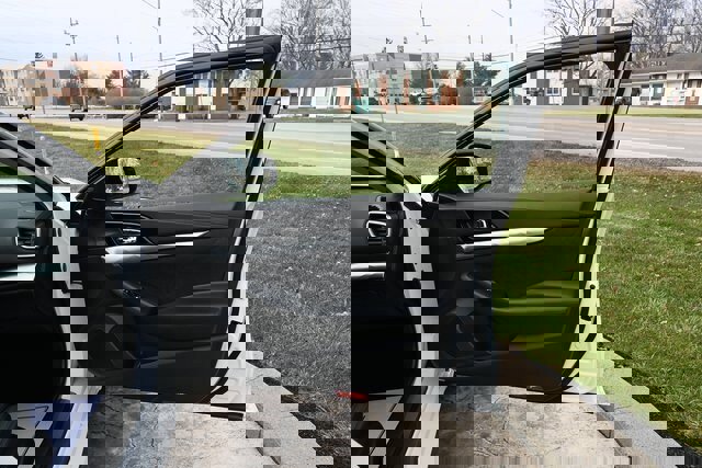 Used 2016 Nissan Maxima SR w/ Midnight Edition image 18