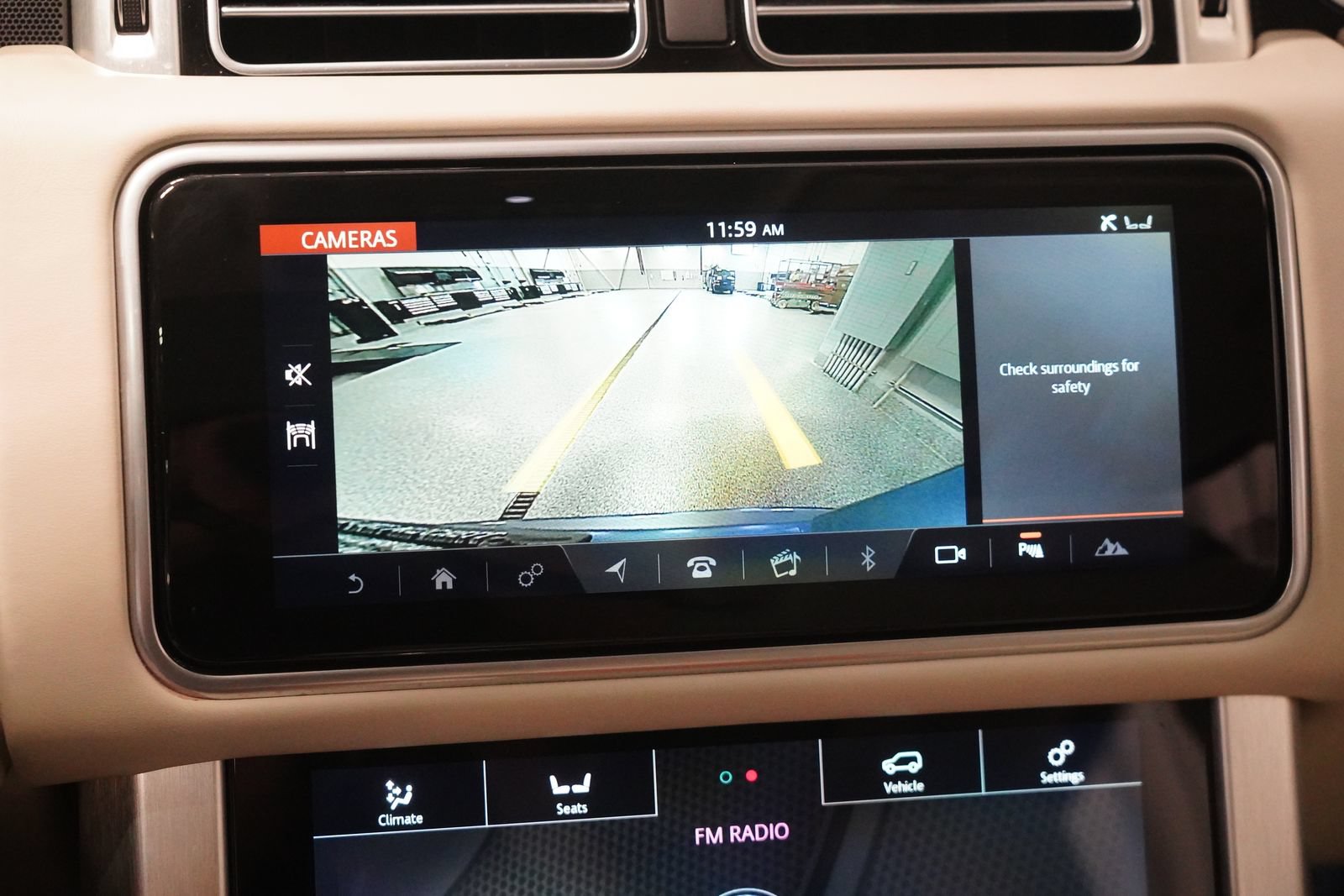 Used 2020 Land Rover Range Rover HSE AWD/4WD image 23