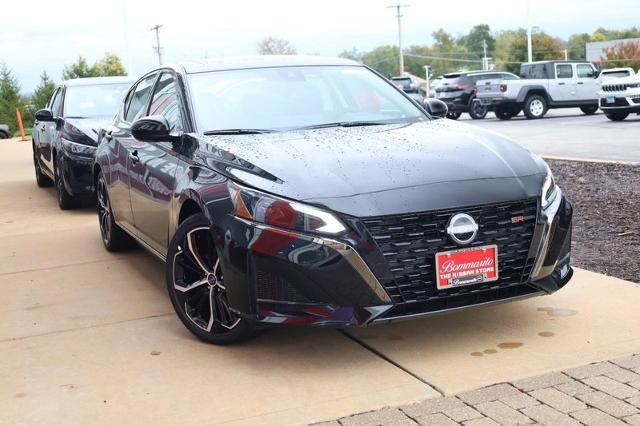New 2025 Nissan Altima 2.5 SR w/ SR Premium Package image 2