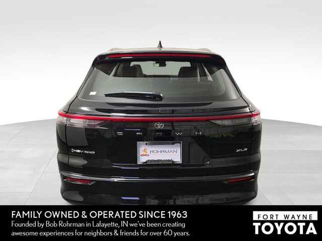 Used 2025 Toyota Crown Signia image 9