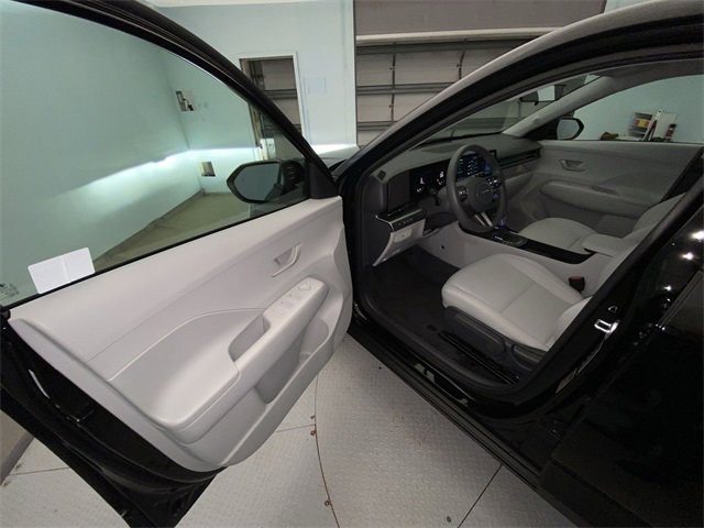 Used 2026 Hyundai Kona SE image 11