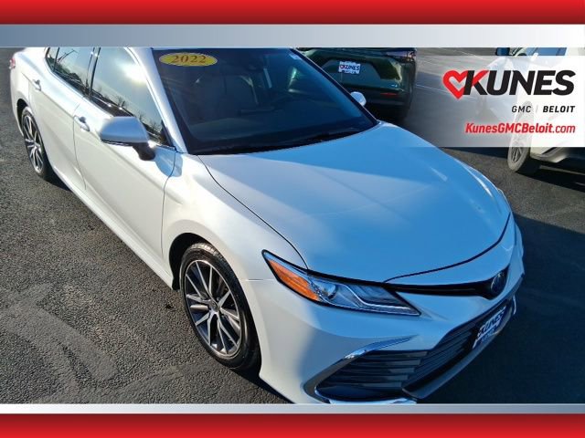 Used 2022 Toyota Camry XLE w/ Cold Weather Package FWD image 1