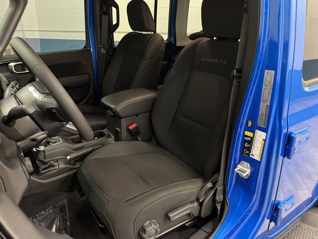 Used 2023 Jeep Wrangler Sahara w/ Safety Group image 4