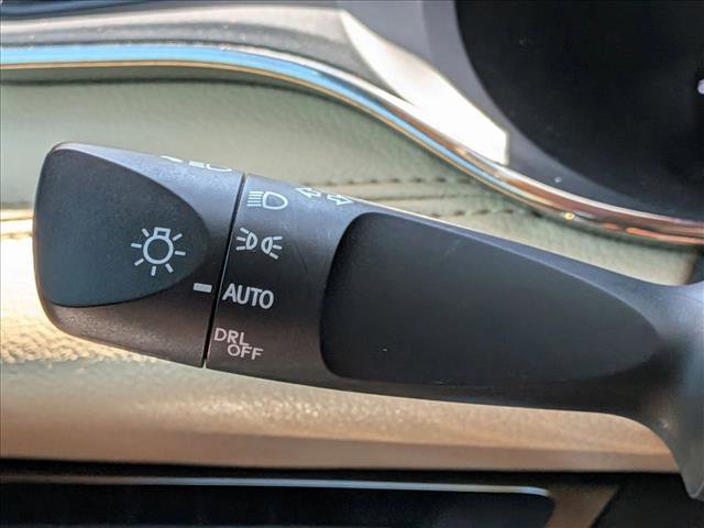 Used 2017 Toyota Avalon XLE Premium image 8