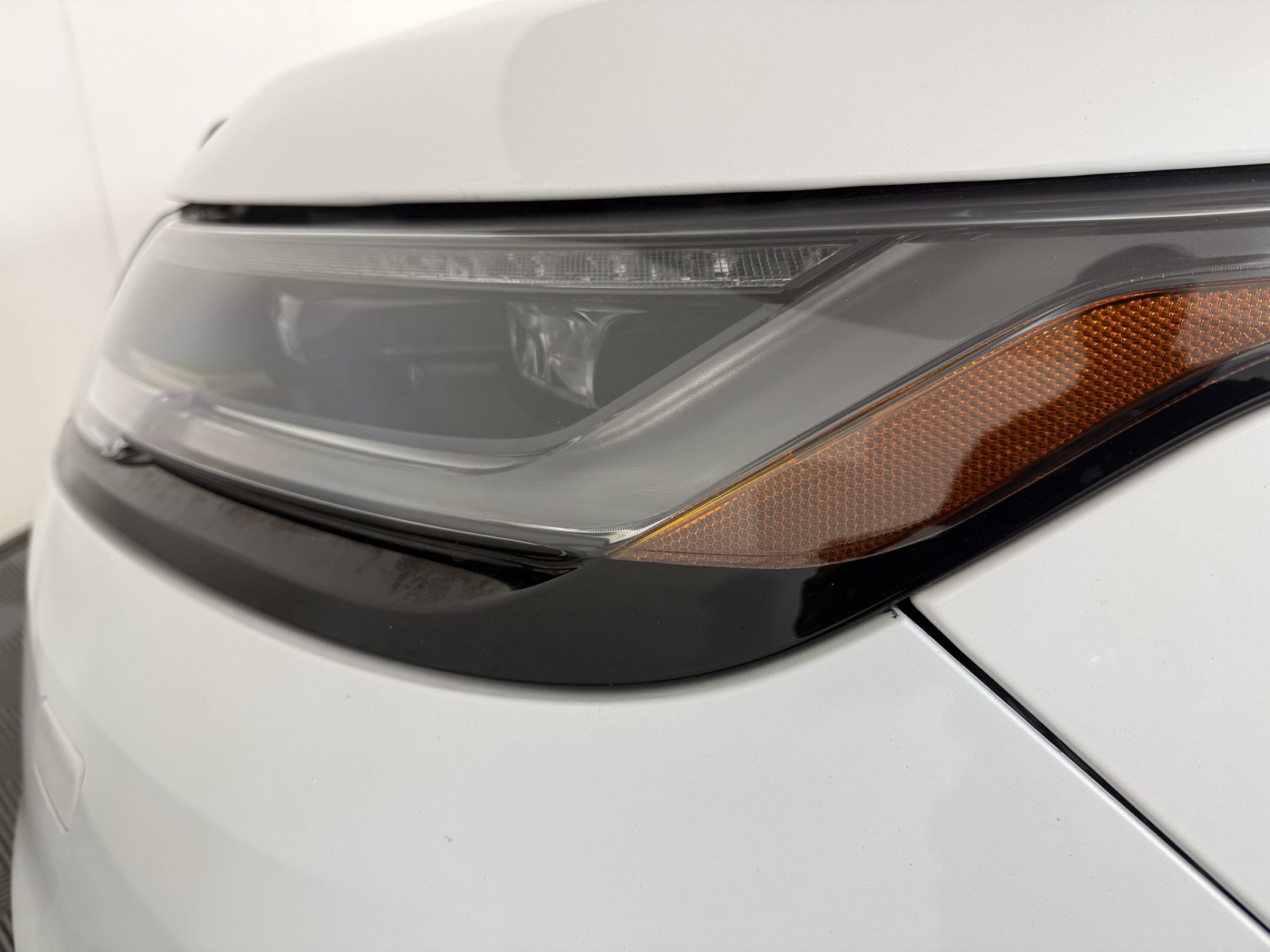 Used 2025 Land Rover Range Rover Velar Dynamic SE AWD/4WD image 11