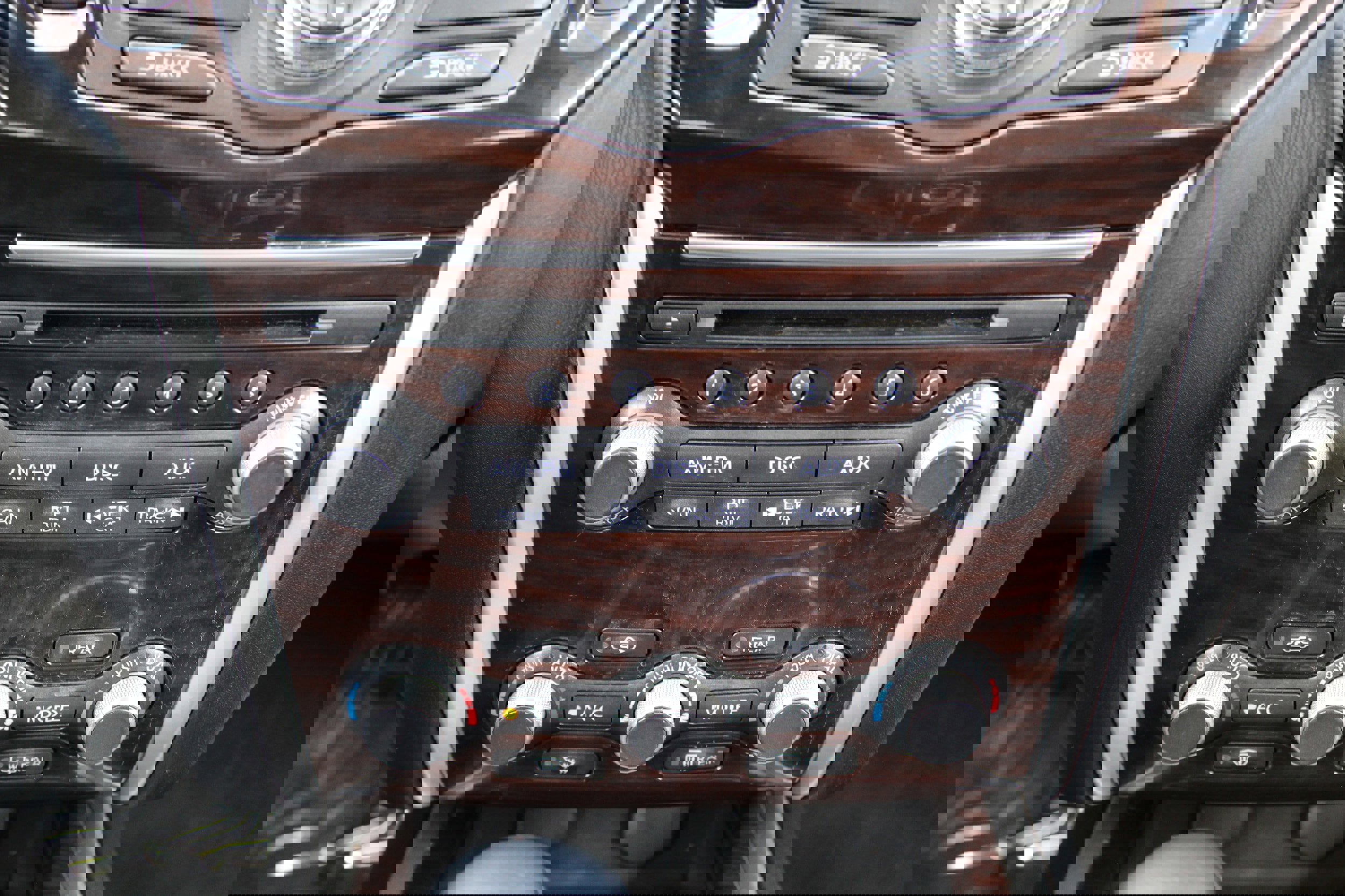 Used 2013 Nissan Pathfinder SL w/ Cargo Pkg image 32