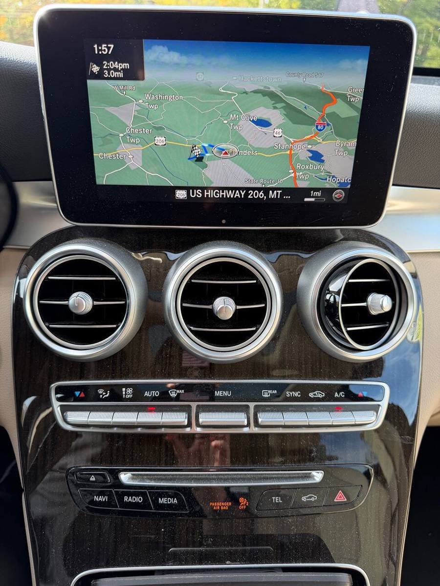 Used 2018 Mercedes-Benz GLC 300 4MATIC image 23