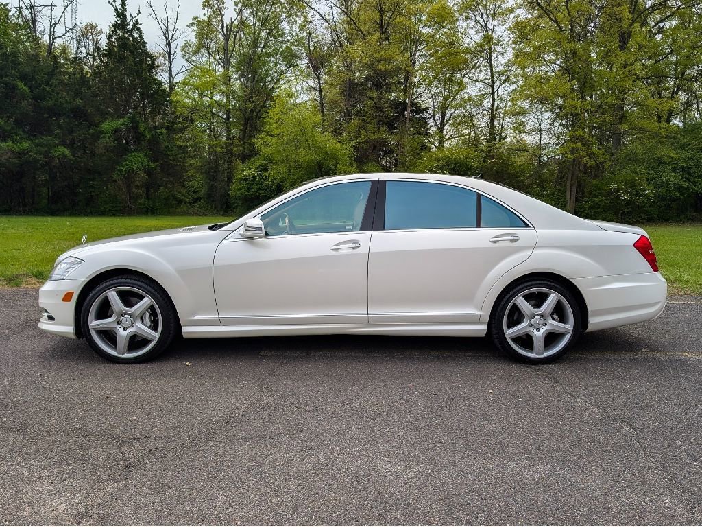 Used 2010 Mercedes-Benz S 550 4MATIC image 9
