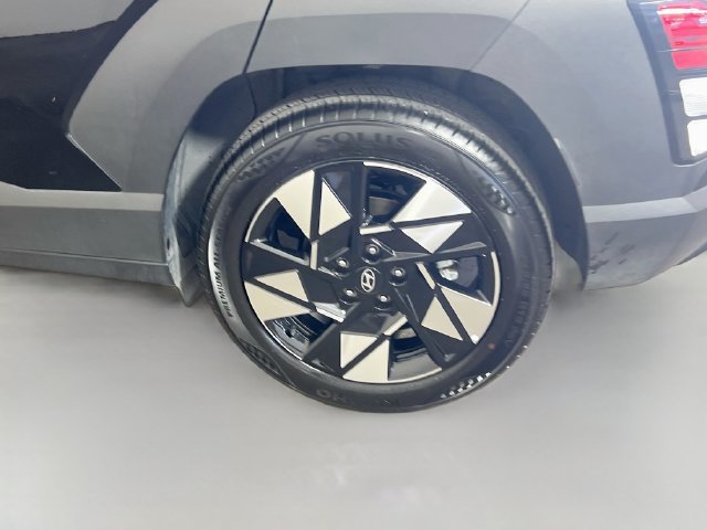 Used 2025 Hyundai Kona SEL FWD image 23