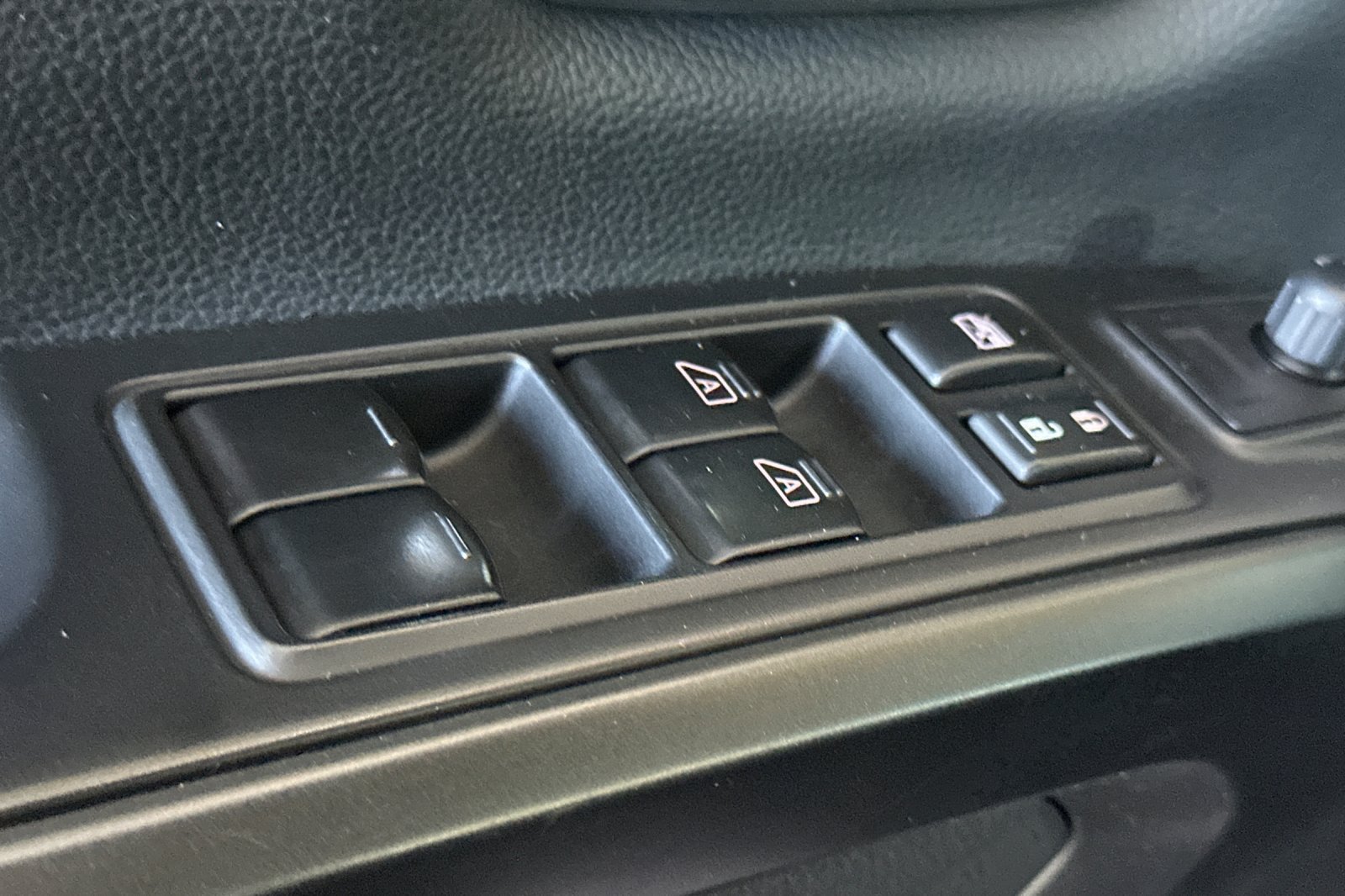Used 2023 Nissan Titan PRO-4X w/ Pro-4x Convenience Package AWD/4WD image 13