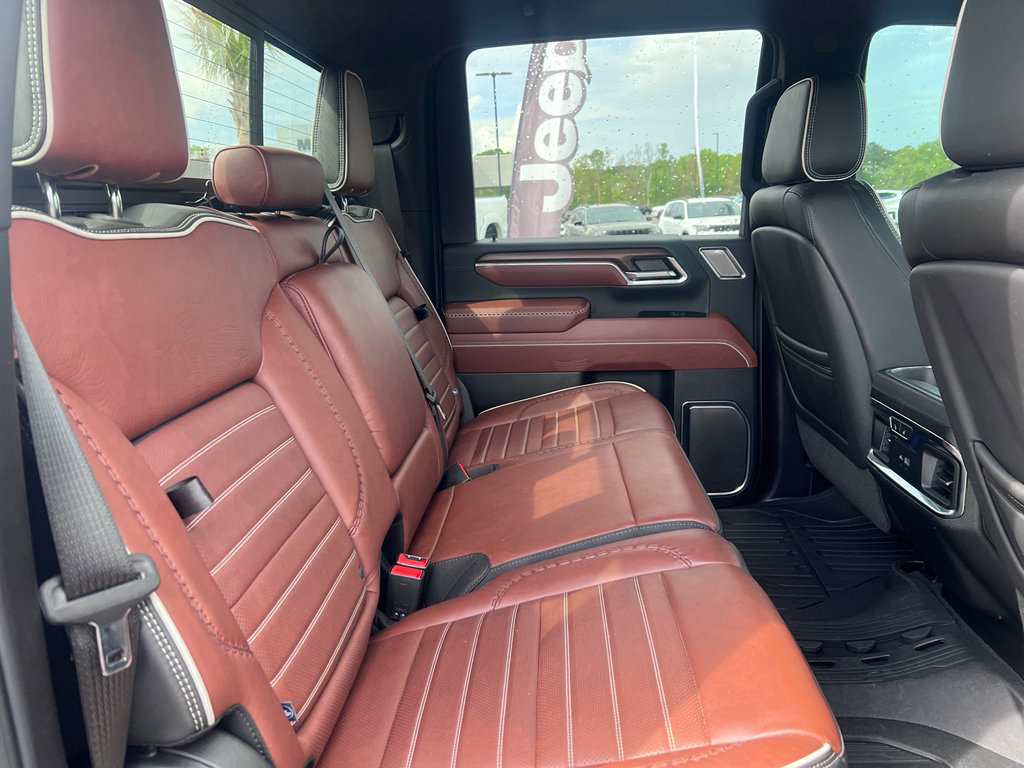 Used 2025 GMC Sierra 2500 Denali Ultimate image 13