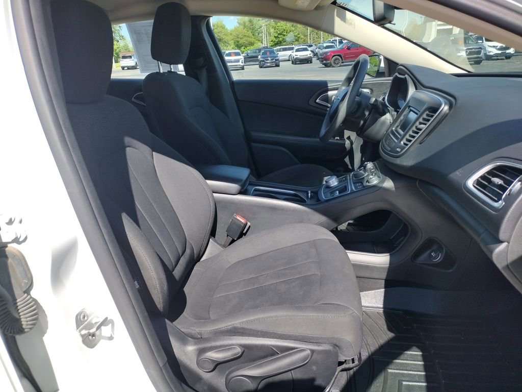 Used 2016 Chrysler 200 LX FWD image 16