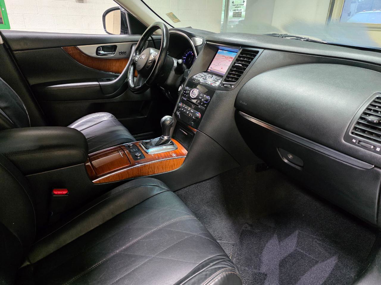 Used 2013 INFINITI FX37 AWD w/ Premium Pkg image 26