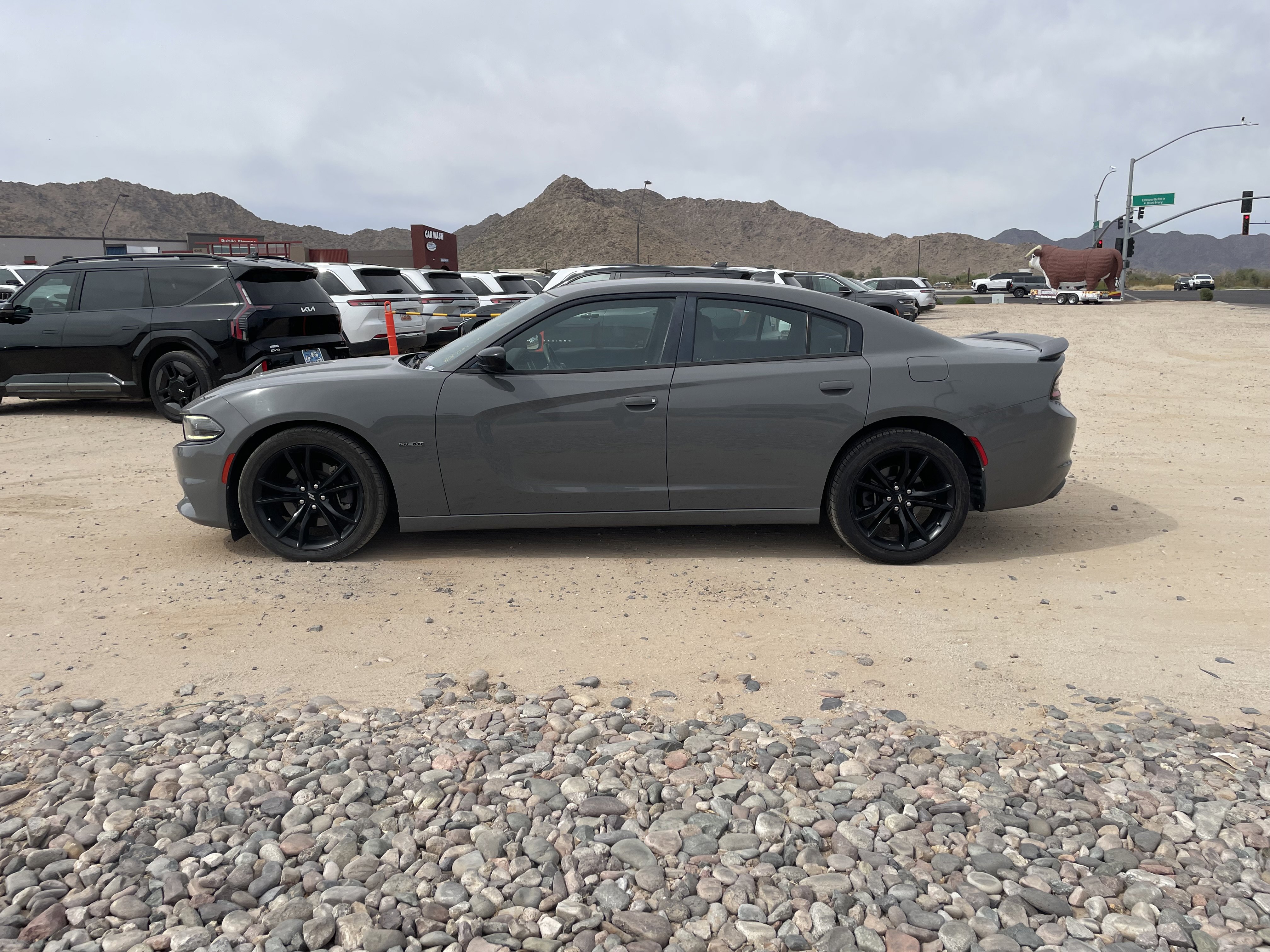 Used 2017 Dodge Charger R/T w/ Driver Confidence Group RWD image 2