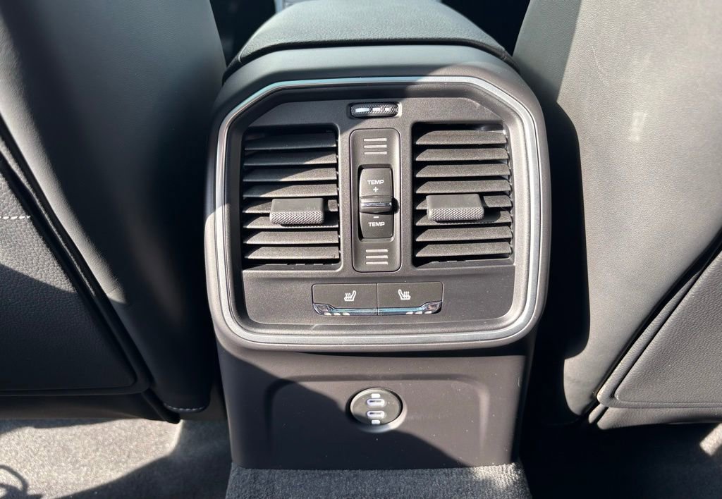 New 2026 Porsche Macan image 6