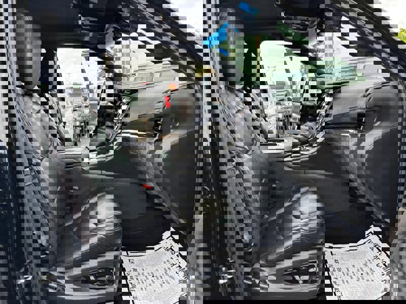 Used 2015 Cadillac Escalade Platinum image 16