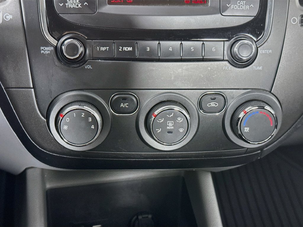Used 2017 Kia Forte LX FWD image 15