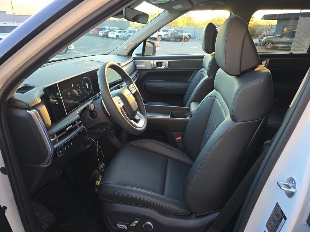 Used 2026 Hyundai Santa Fe Limited image 7