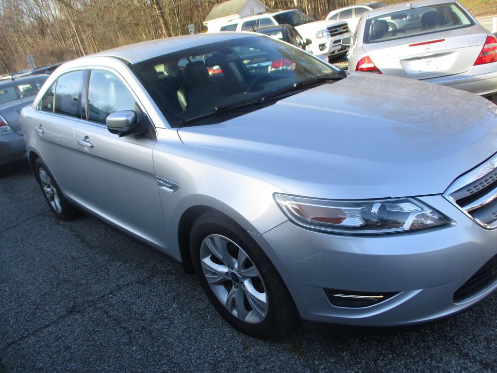 Used 2011 Ford Taurus SEL w/ 201A Rapid Spec Order Code AWD/4WD image 3