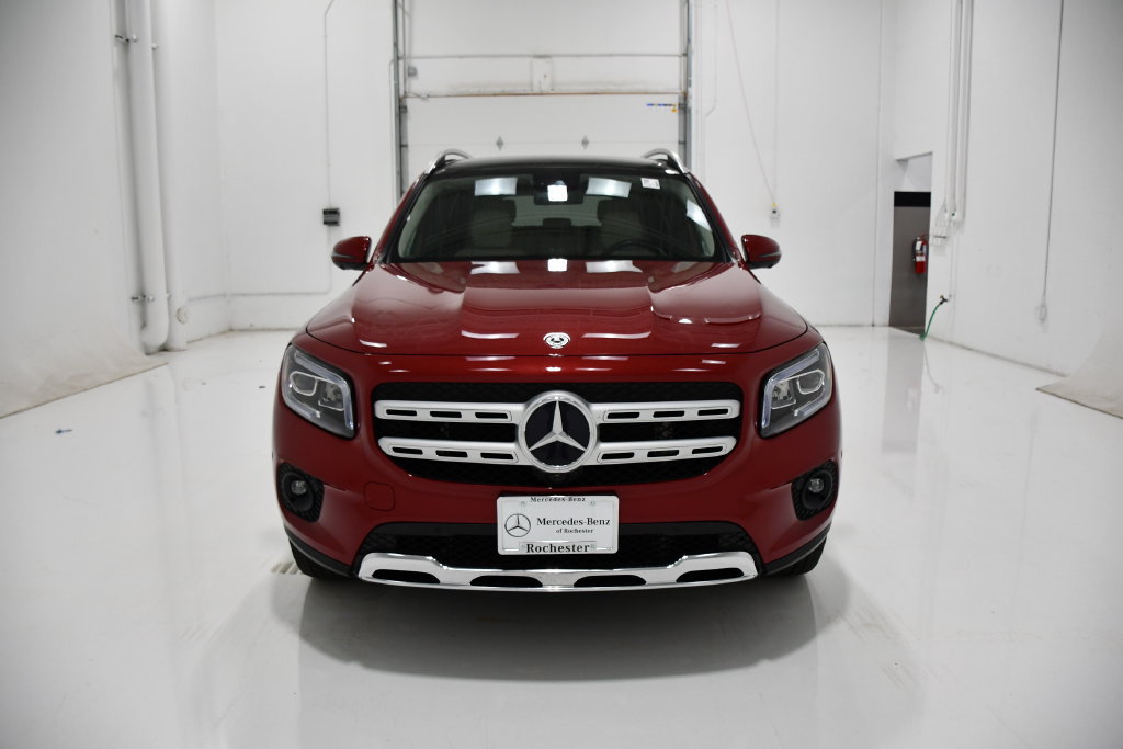 Used 2022 Mercedes-Benz GLB 250 4MATIC image 2