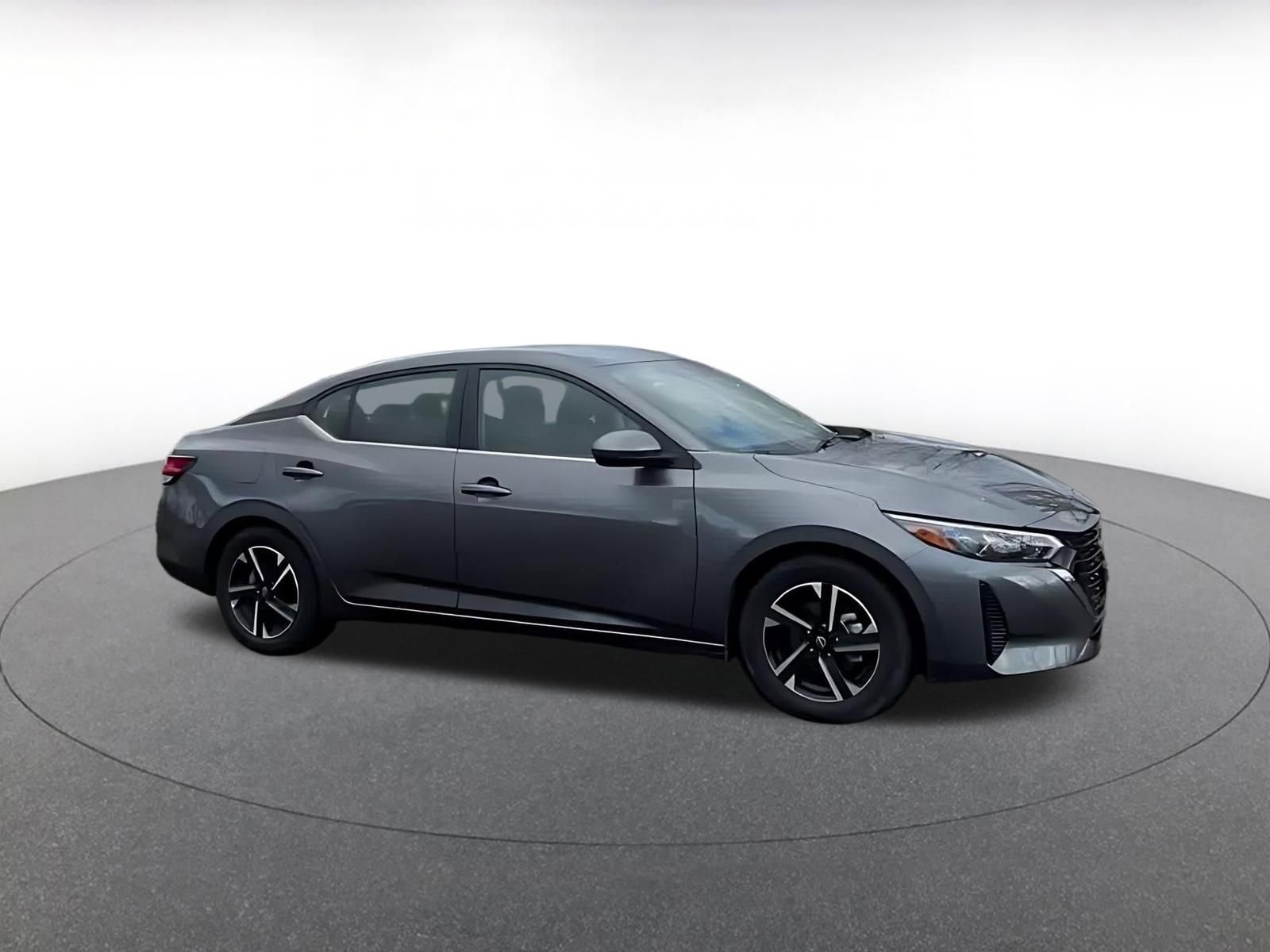 Used 2025 Nissan Sentra SV FWD image 2