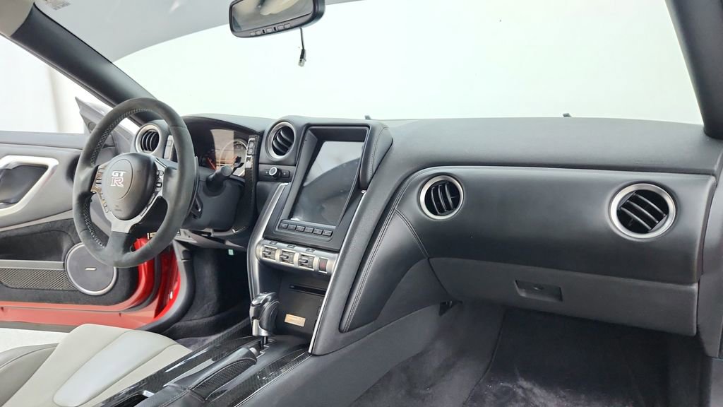 Used 2010 Nissan GT-R Premium AWD/4WD image 24