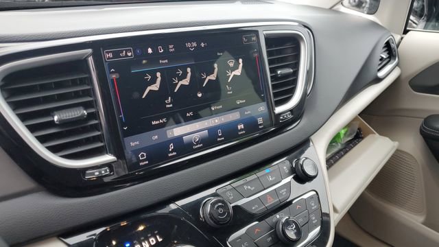 Certified 2024 Chrysler Pacifica Touring-L image 14