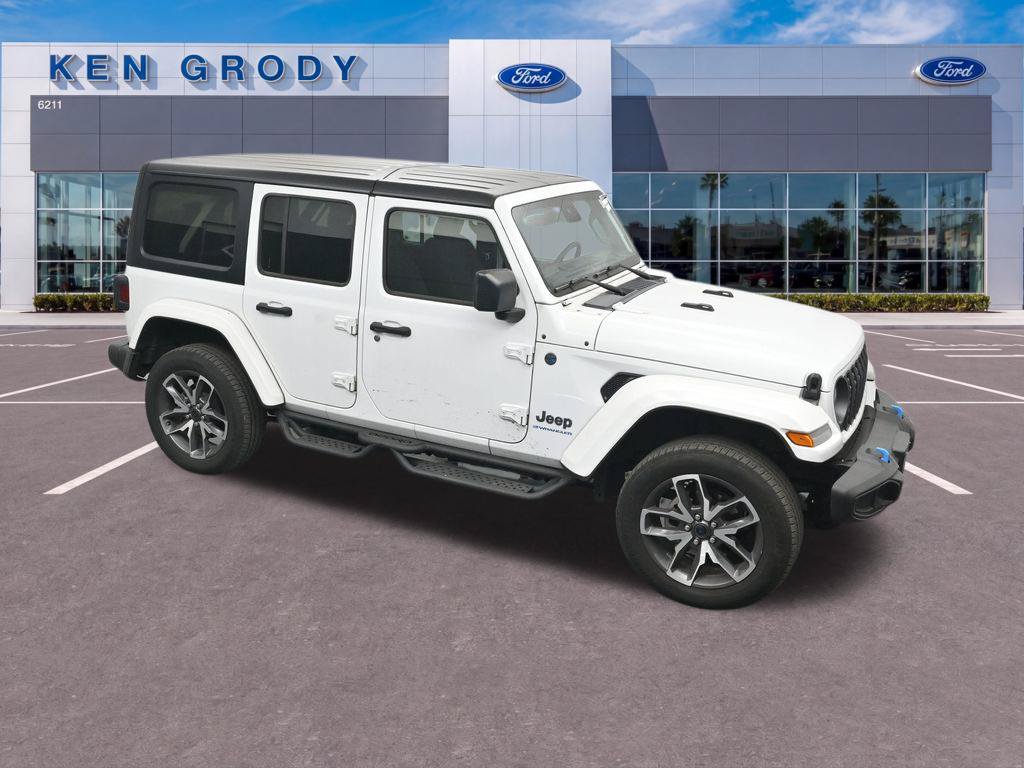 Used 2024 Jeep Wrangler Unlimited AWD/4WD image 12