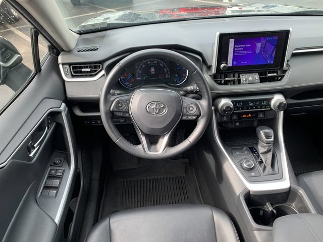 Used 2023 Toyota RAV4 XLE Premium AWD/4WD image 17