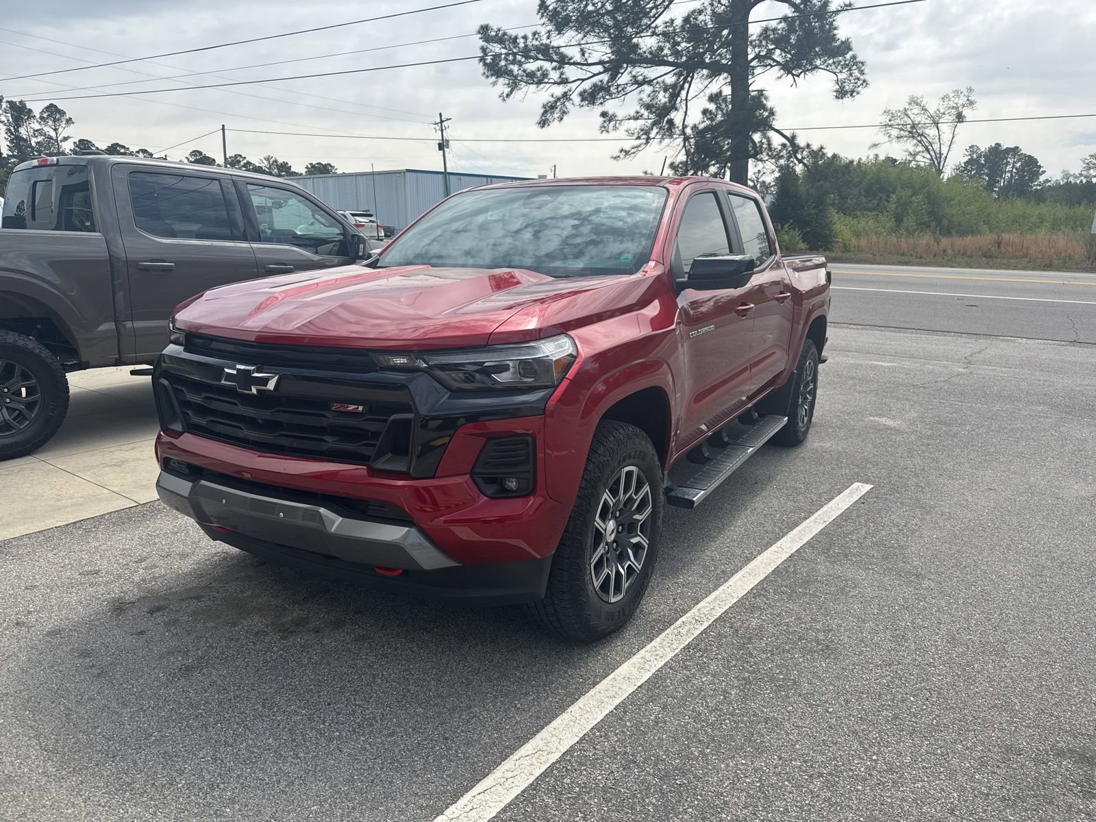 Used 2023 Chevrolet Colorado Z71 w/ Z71 Convenience Package 2 image 3