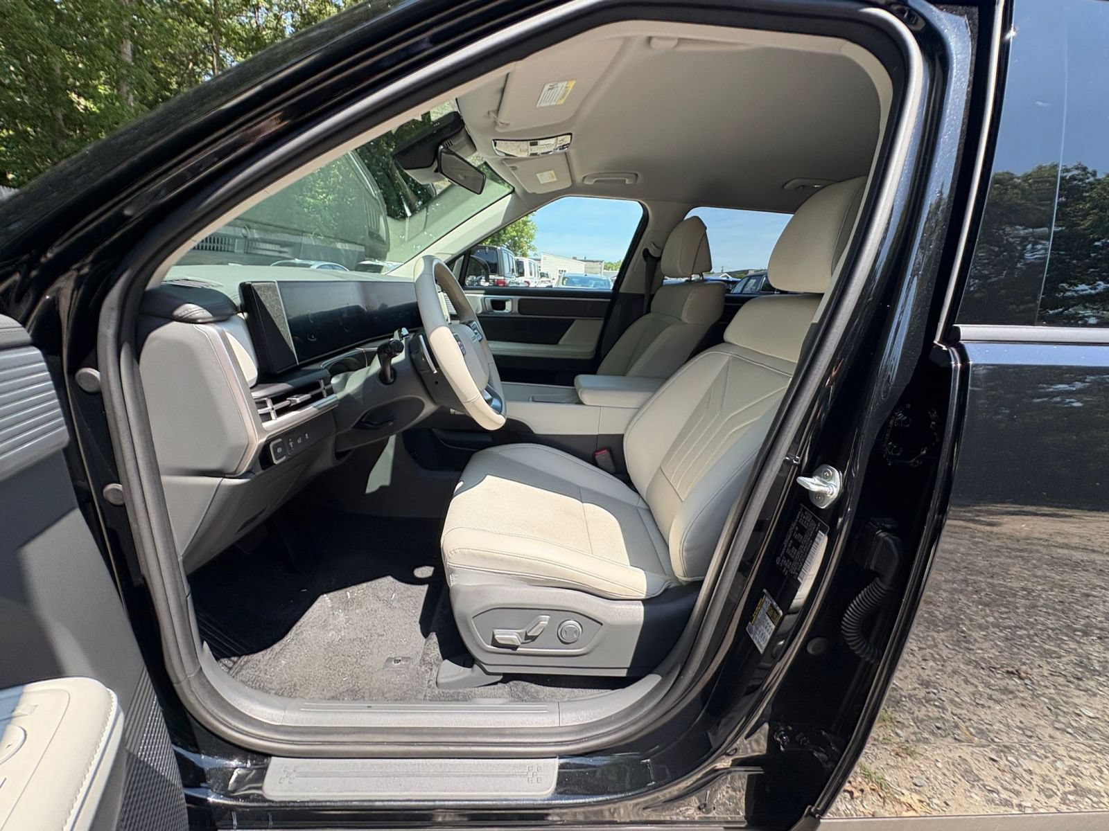 Used 2026 Hyundai Santa Fe SEL FWD image 25