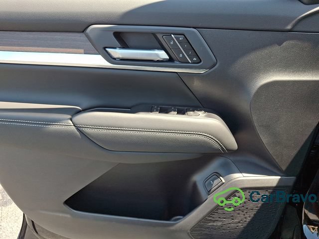 Certified 2026 GMC Terrain Denali AWD/4WD image 9
