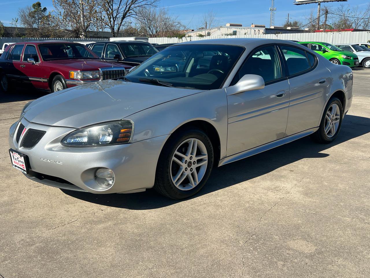 Used 2005 Pontiac Grand Prix GTP w/ Leather Trim Package image 2