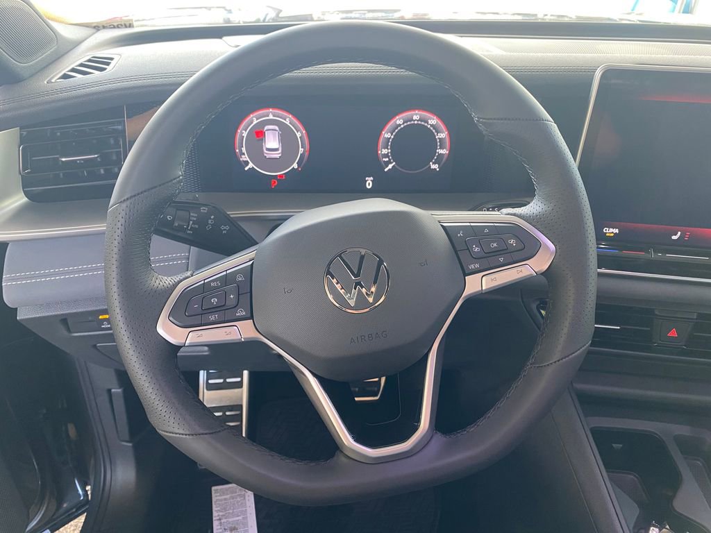 New 2026 Volkswagen Tiguan SE R-Line FWD image 14