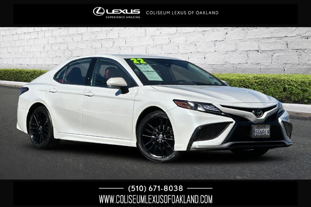 Used 2022 Toyota Camry XSE FWD image 1
