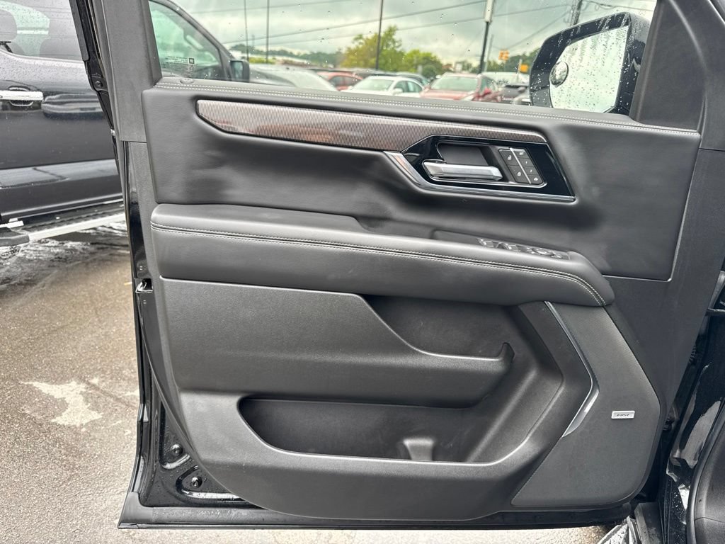 Used 2025 GMC Yukon Elevation AWD/4WD image 10