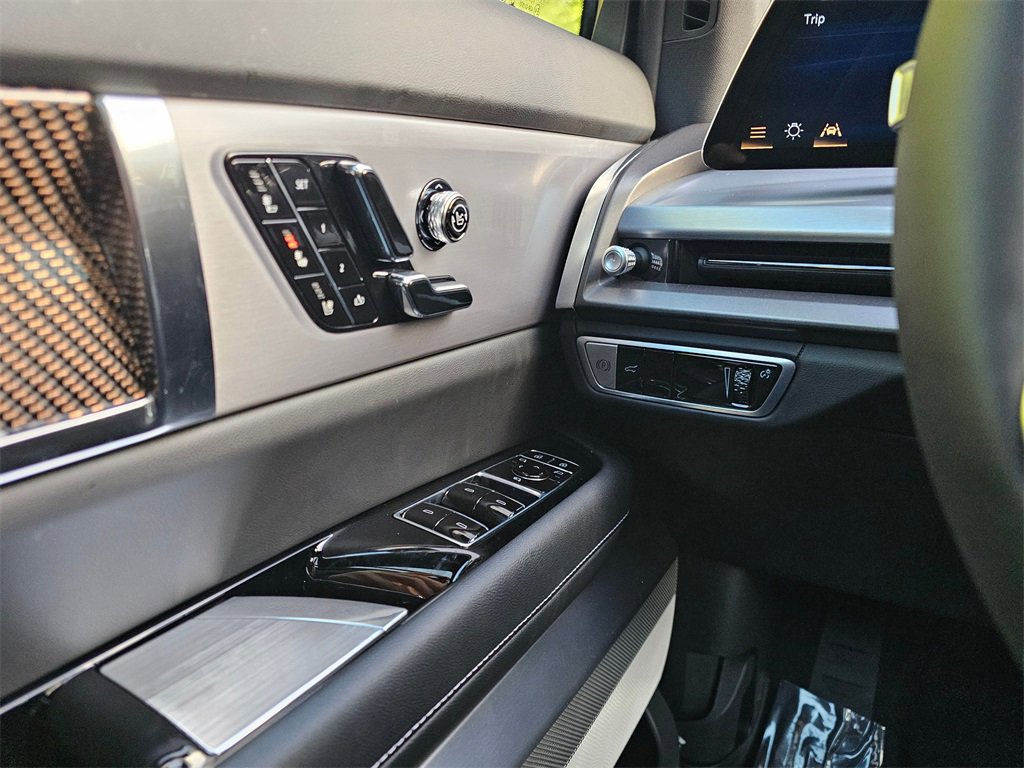 New 2026 Cadillac Vistiq Sport image 25