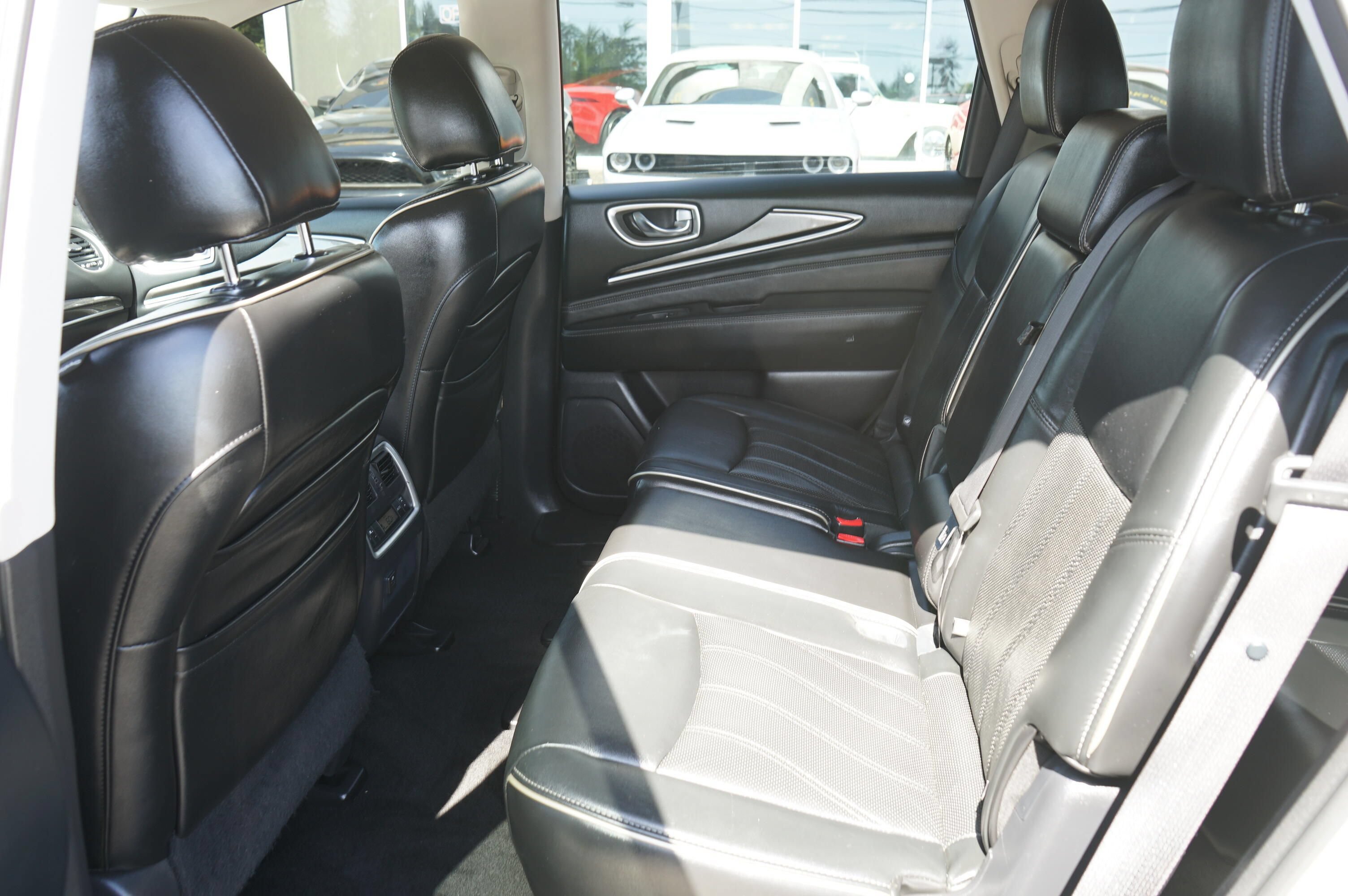 Used 2017 INFINITI QX60 Luxe w/ Premium Plus Package AWD/4WD image 13